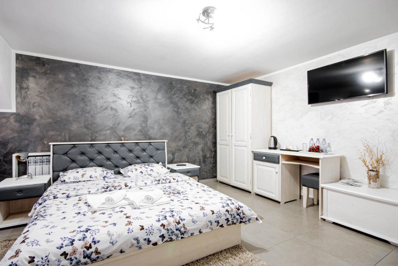 Cazare Moldi - Regim Hotelier Câmpulung Moldovenesc エクステリア 写真