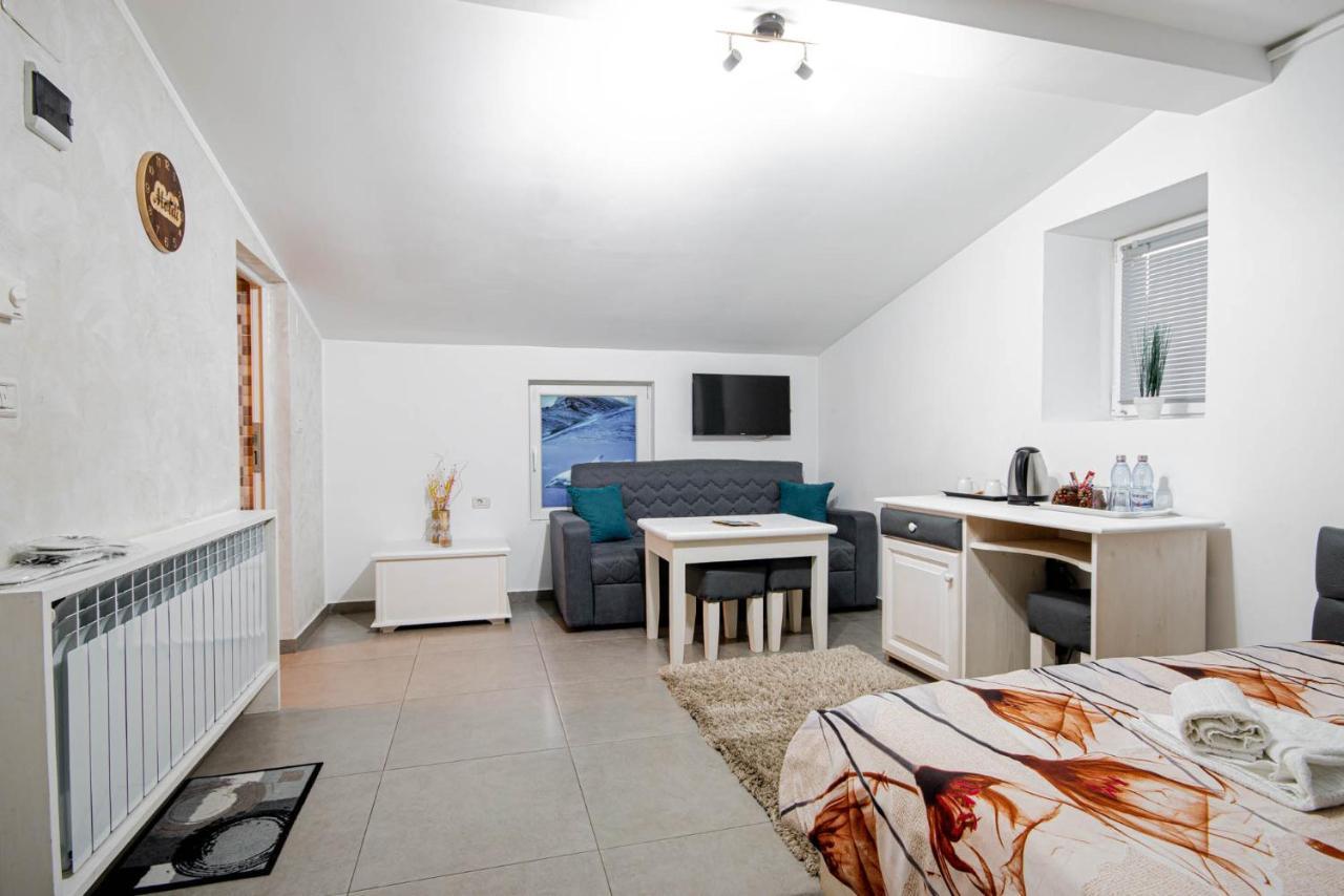 Cazare Moldi - Regim Hotelier Câmpulung Moldovenesc エクステリア 写真