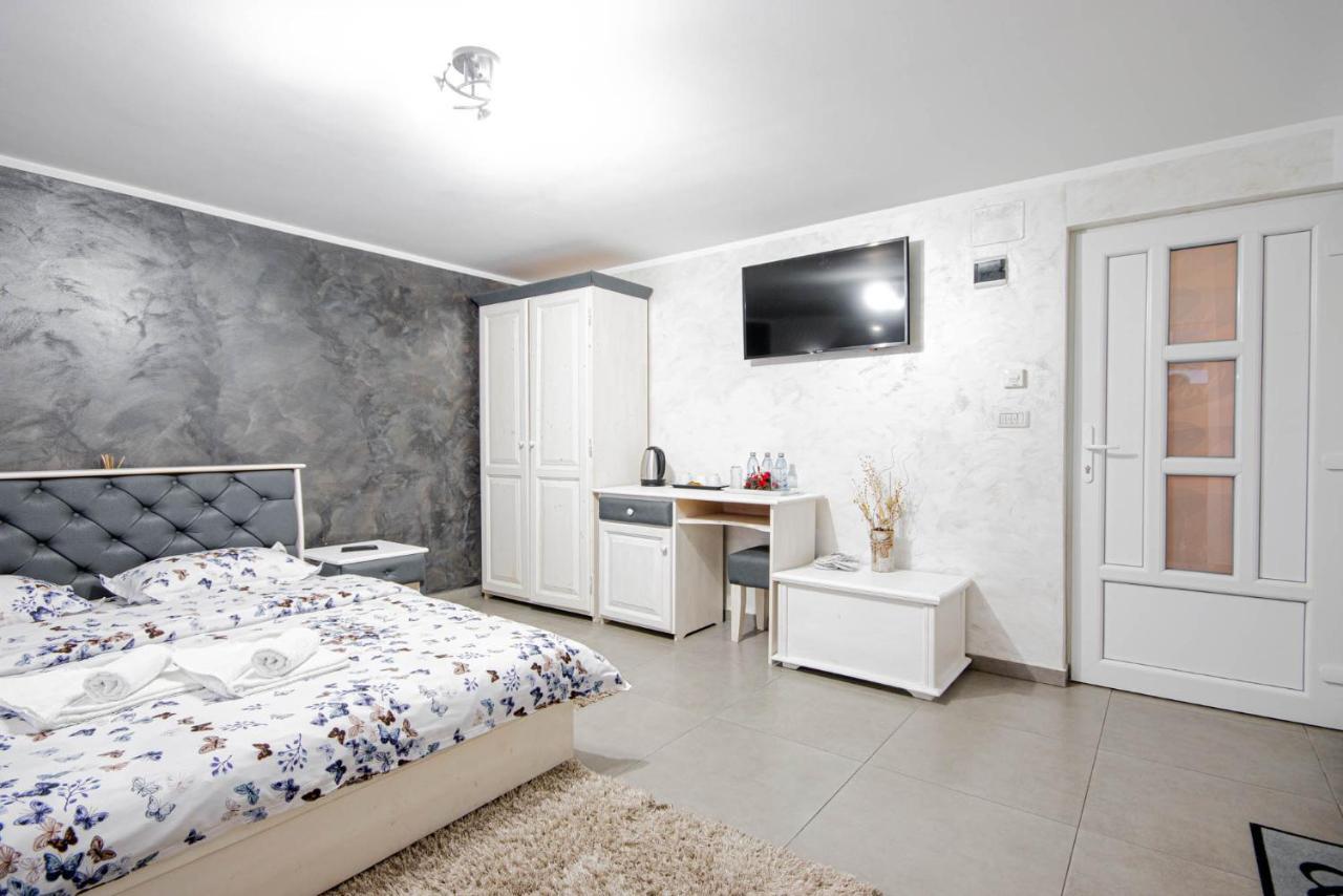 Cazare Moldi - Regim Hotelier Câmpulung Moldovenesc エクステリア 写真