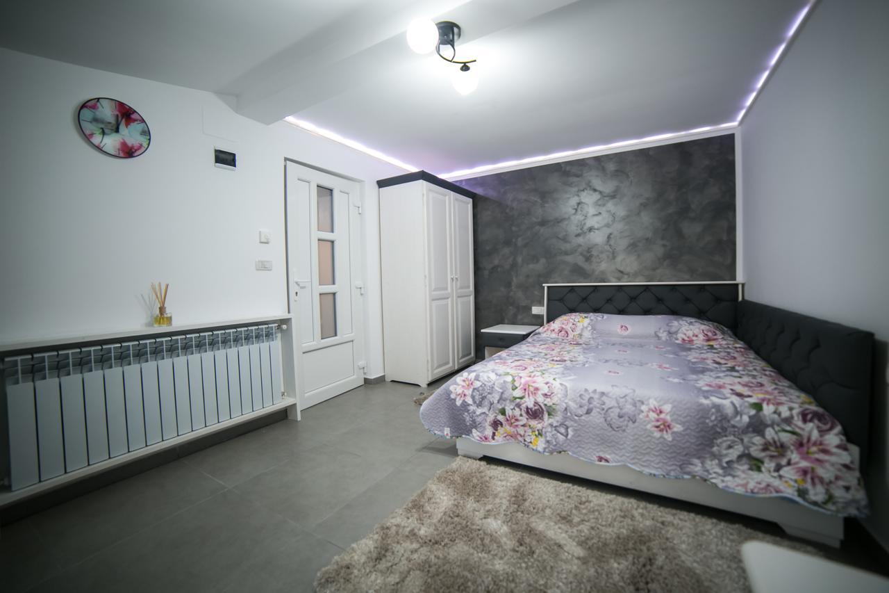 Cazare Moldi - Regim Hotelier Câmpulung Moldovenesc エクステリア 写真